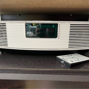 Bose am/fm radio with remote.